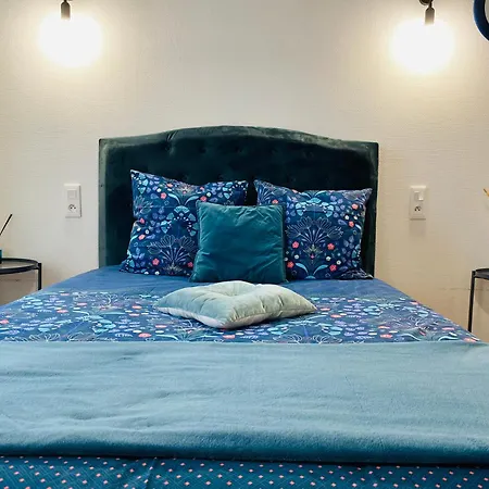 بيت للعطل Maison Le V - Proche مونتِفرا
