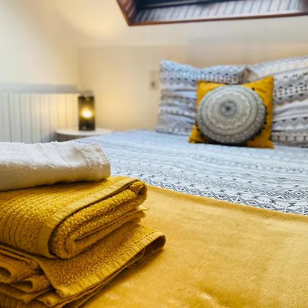 بيت للعطل Maison Le V - Proche مونتِفرا